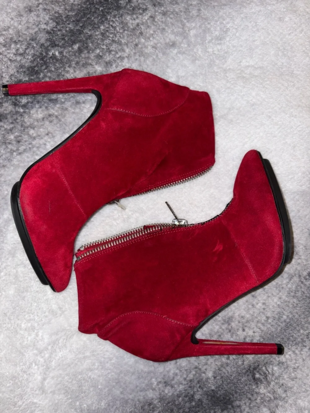 Michael Antonio Red Faux‎ Suede Velvet Front Zip Stiletto Ankle Booties Size 7.5